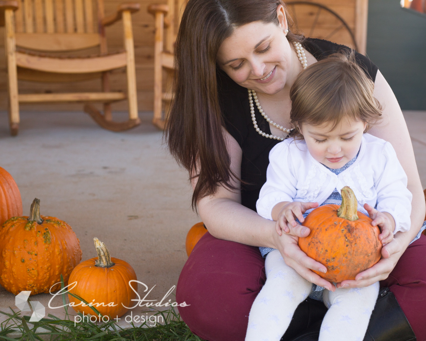 family photos pumpkin farm