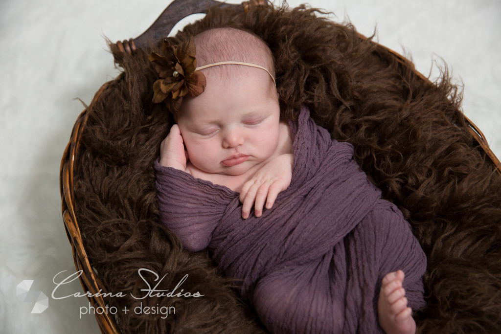 Charlotte NC Newborn Photographer and newborn lifestyle photos