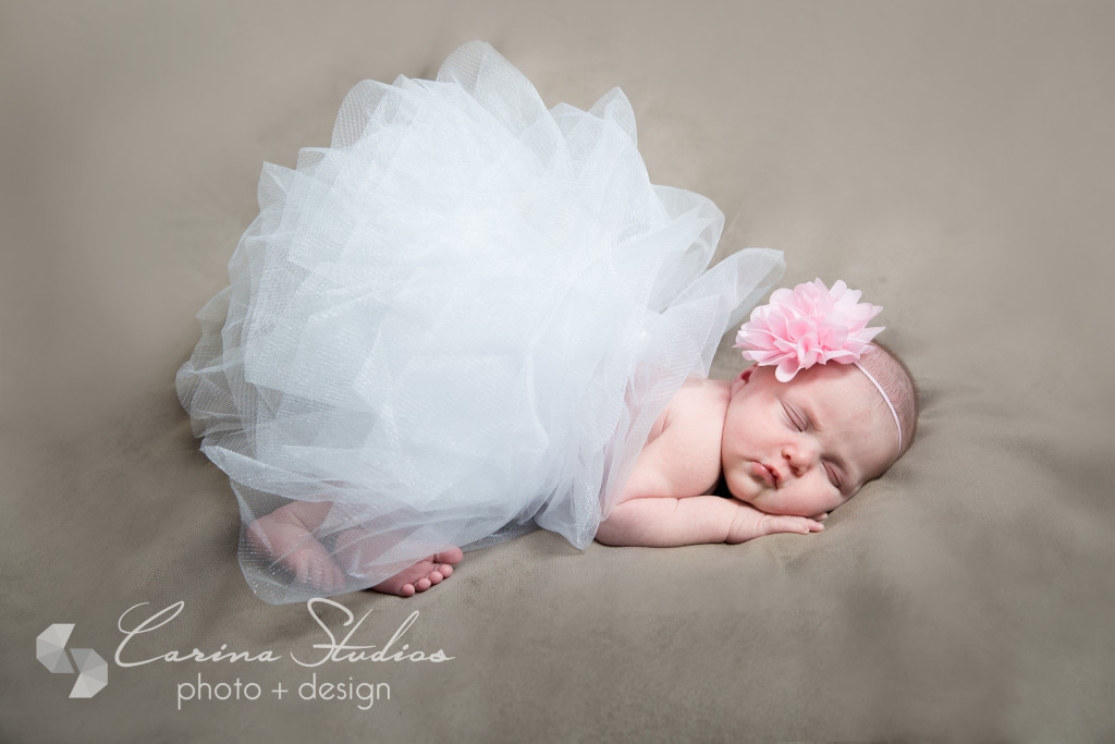 Charlotte NC Newborn Photographer and newborn lifestyle photos